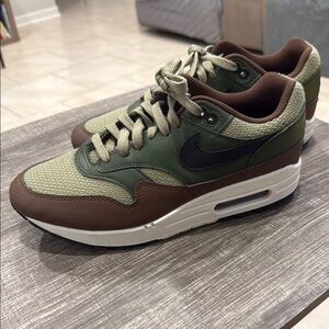 Nike Air Max Cami Sneakers
